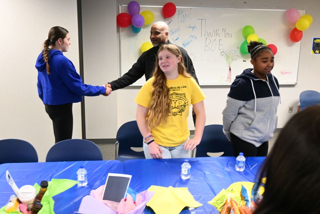 Dennis Dodd meets Leadership students.