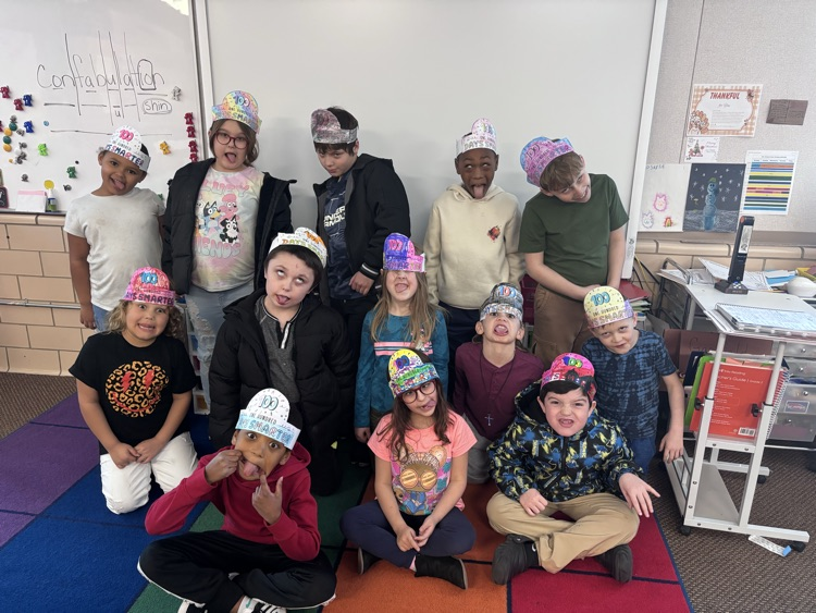 Silly 100th day of school class picture 
