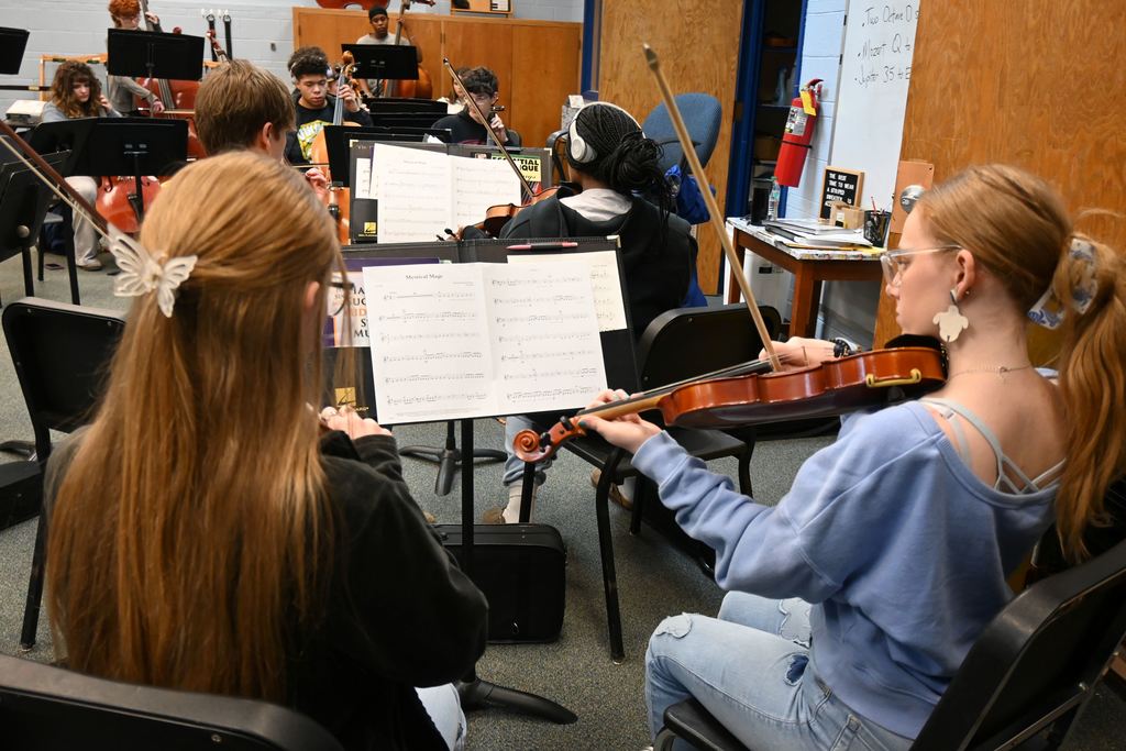 Orchestra students play Mystical Mage