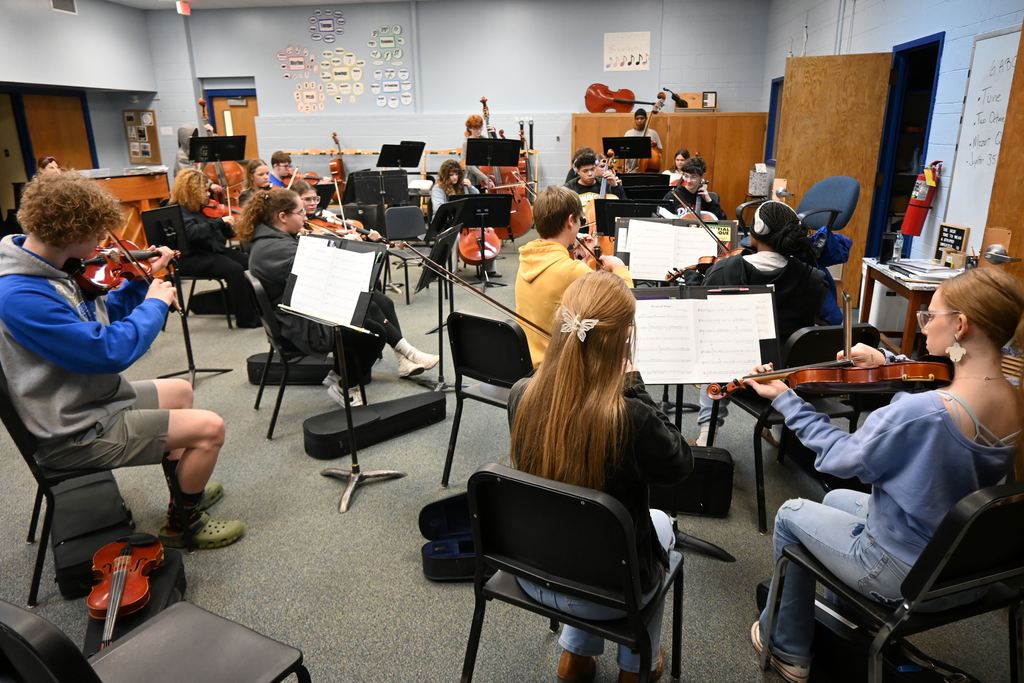 Orchestra students play Mystical Mage.