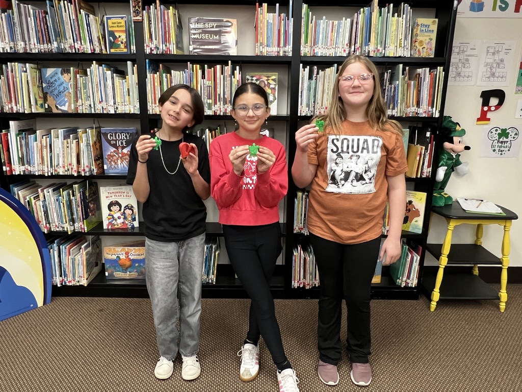 Students in Mrs. Good's class receives Beg. Review 2 prize.