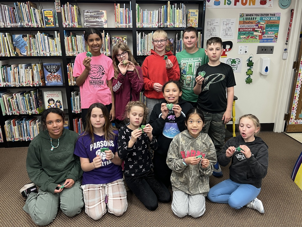 Students in Mrs. Brimm's class receives Beg. Review 1 prize.