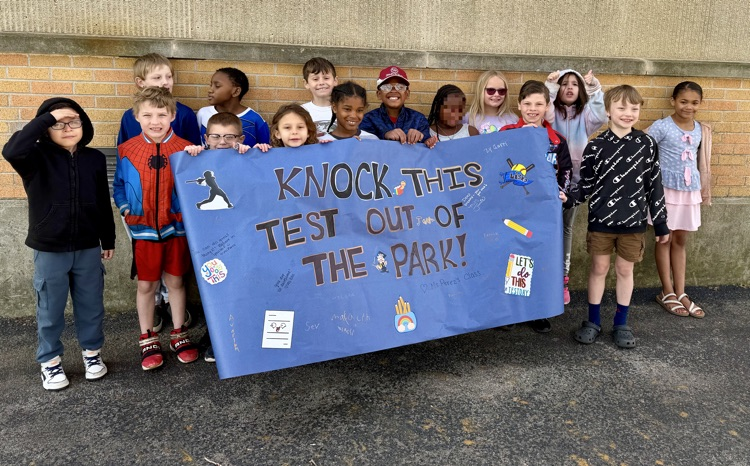 Cheering on 3rd grade!