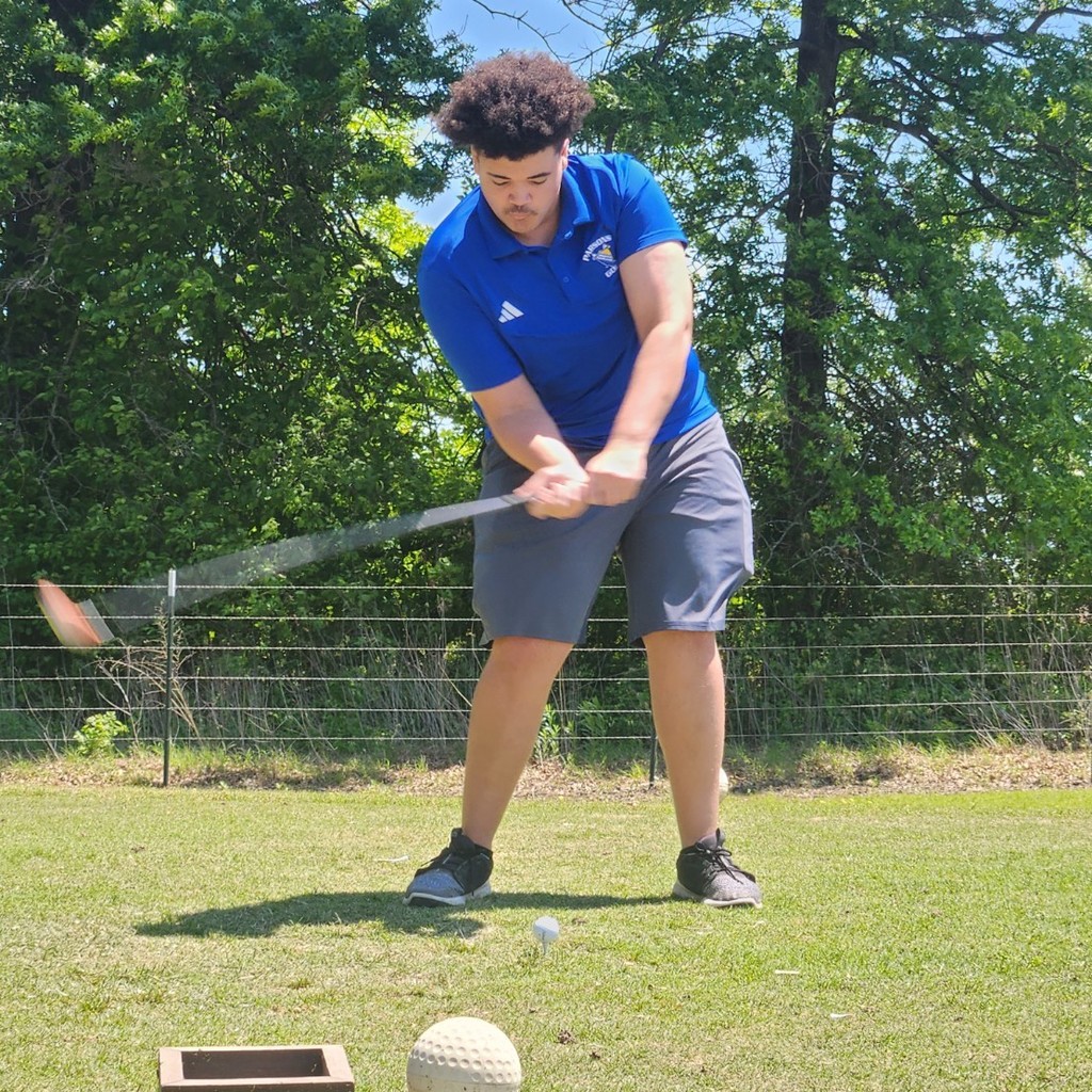 Shaunessey Harris-Hickles tees off on number 1.