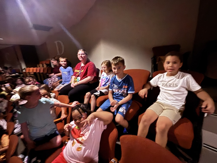The kids had a great time learning and watching 123 Andras live!