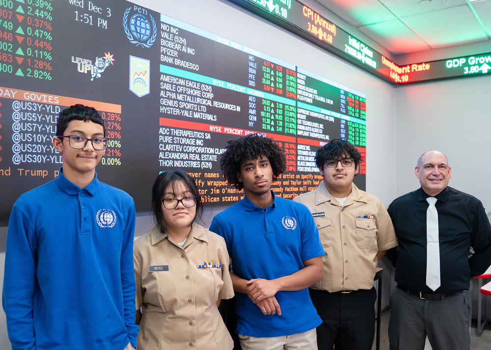 Junio Team. Money Talks