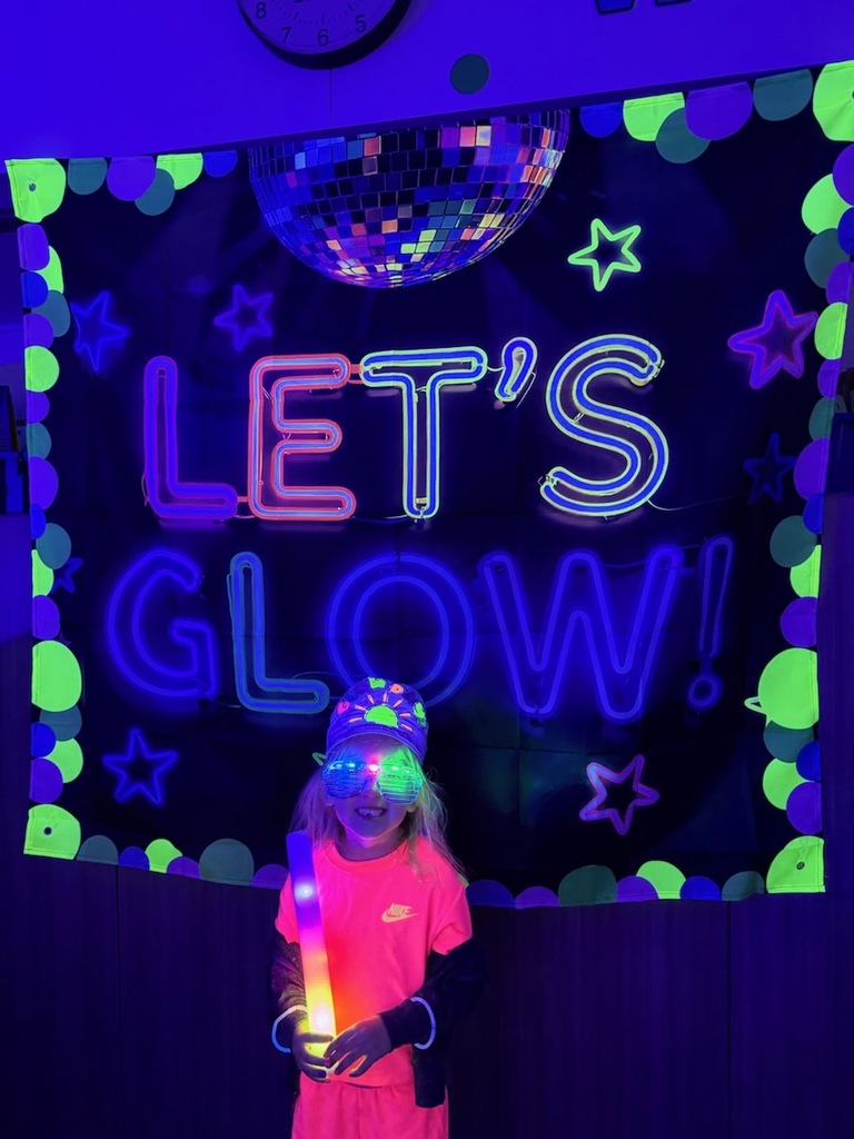 Let's Glow!