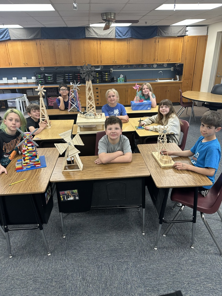 4th grade enjoyed making their own windmill !
