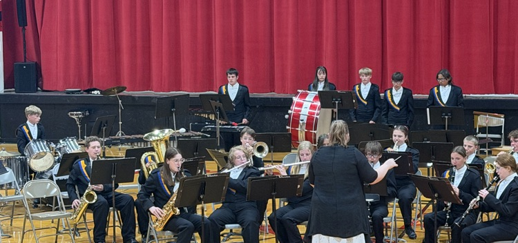 Close up picture of Paxton band at districts.