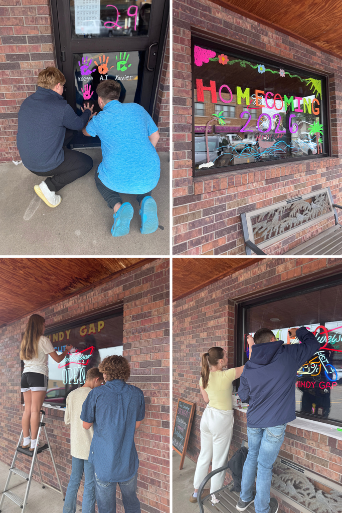 SOPHOMORE WINDOW DECORATING