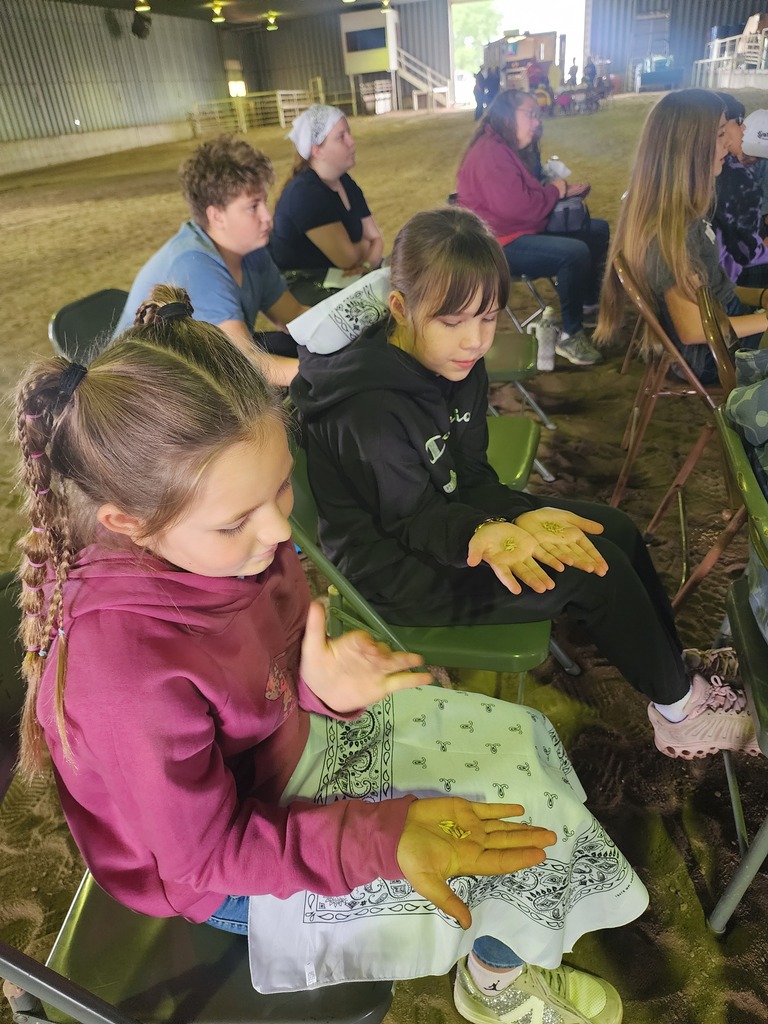Students learn about different crops grown in Nebraska.