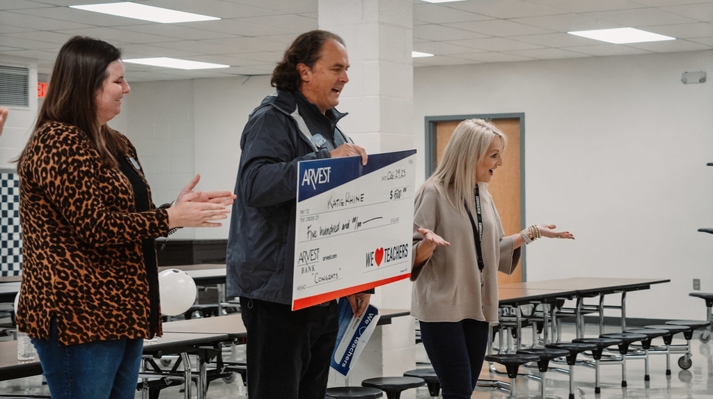 Katie Rhine Awarded Arvest "We Heart Teachers" award
