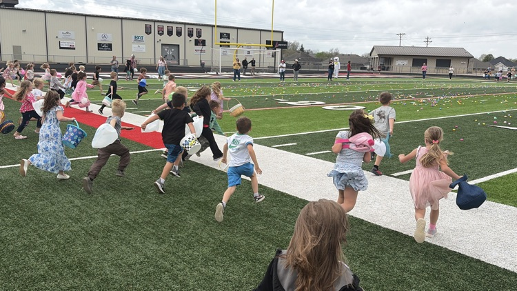 Grigg class hunting eggs