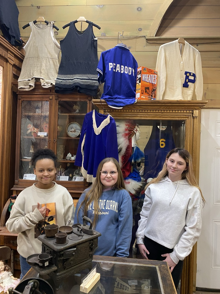 students at the Peabody History Museum