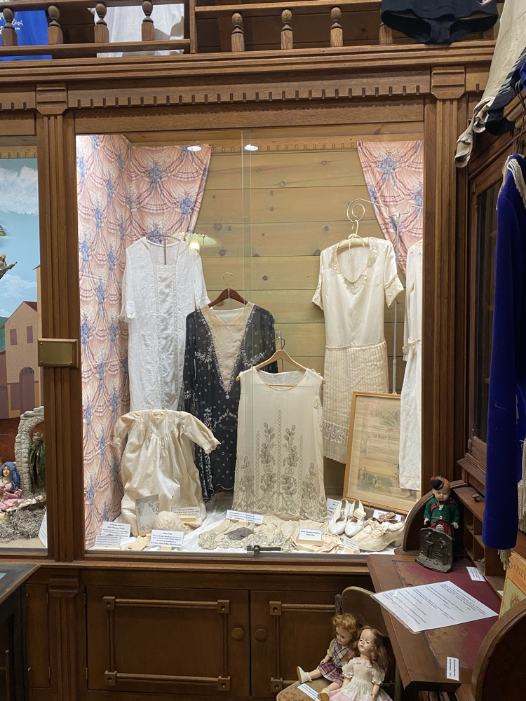 students at the Peabody History Museum