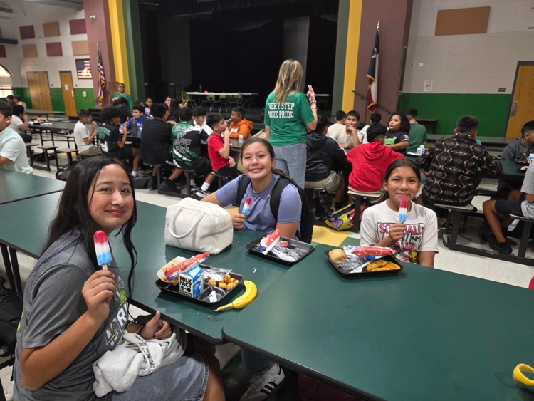 kids eating popsicles