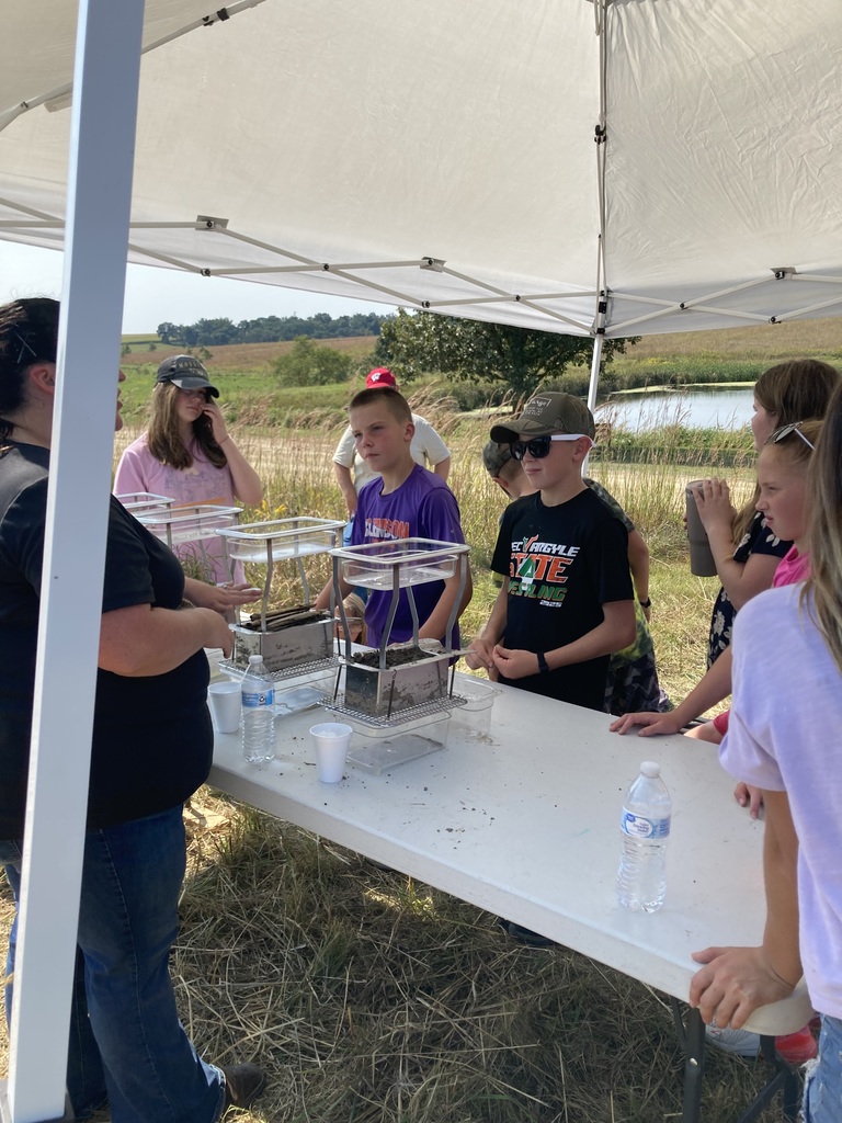 Pecatonica 6th graders spent the day out on the prairie learning about land conservation! Students explored climate change models, pollinators and seed dispersal, and soil management. They also measured fish and even got to feel the pelts of Wisconsin mammals.