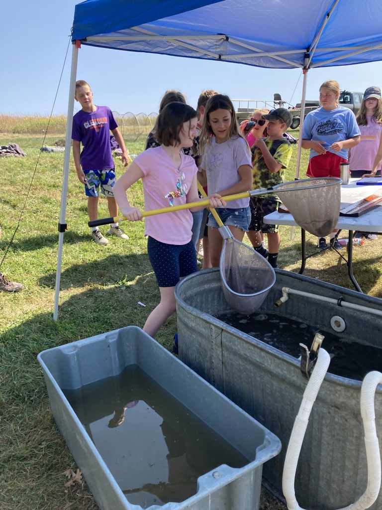 Pecatonica 6th graders spent the day out on the prairie learning about land conservation! Students explored climate change models, pollinators and seed dispersal, and soil management. They also measured fish and even got to feel the pelts of Wisconsin mammals.