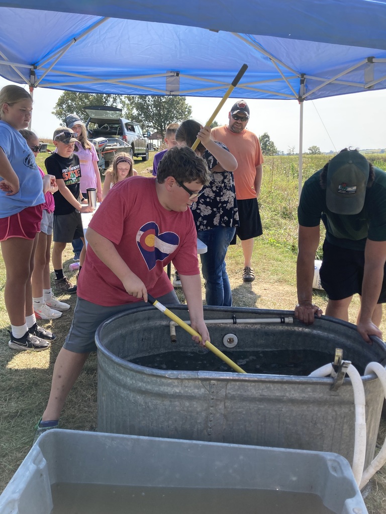 Pecatonica 6th graders spent the day out on the prairie learning about land conservation! Students explored climate change models, pollinators and seed dispersal, and soil management. They also measured fish and even got to feel the pelts of Wisconsin mammals.