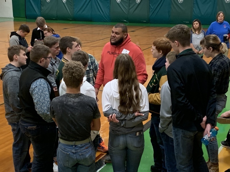 Bobby Jones Speaks to Peetz Students. 