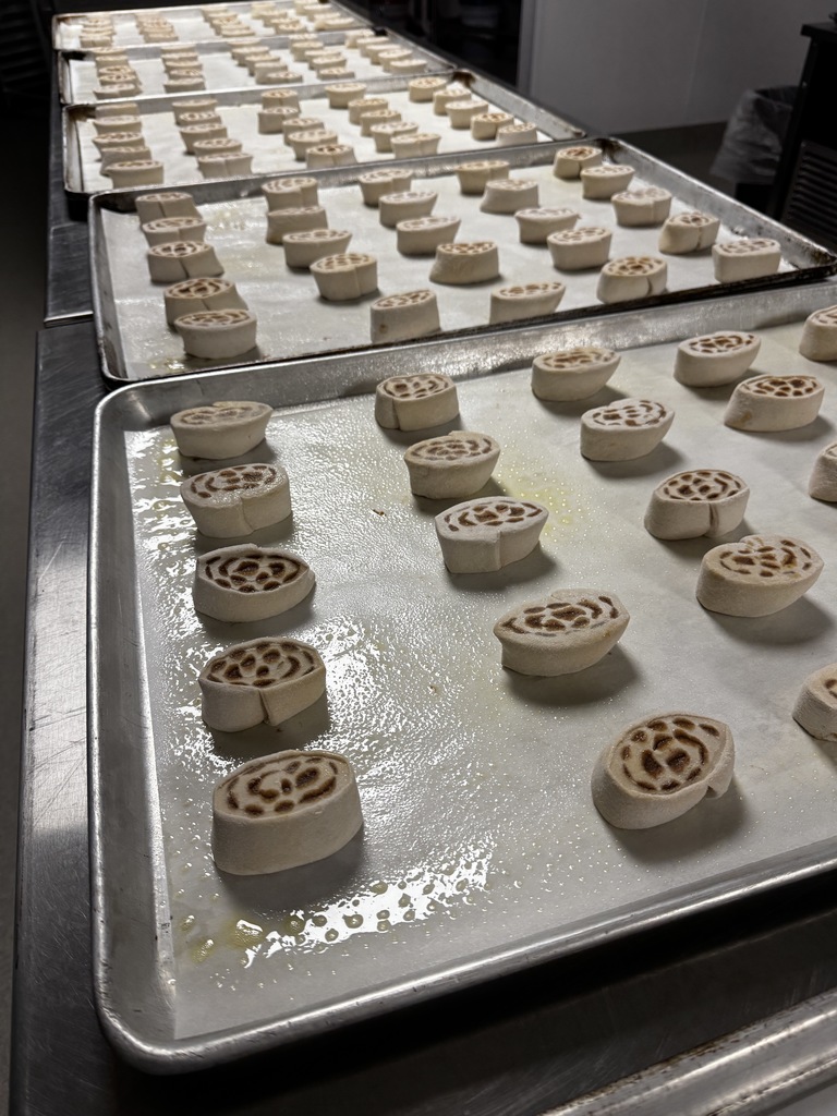 Cinnamon rolls raising