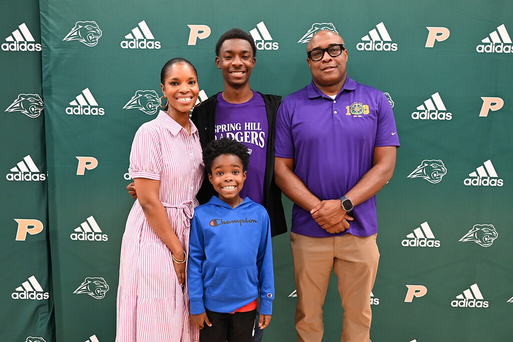 Photos from SIgning Day