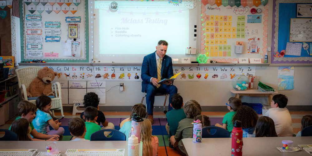 dr brad breedlove reading to children