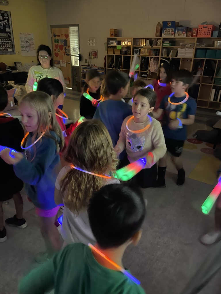 2nd graders glow dancing