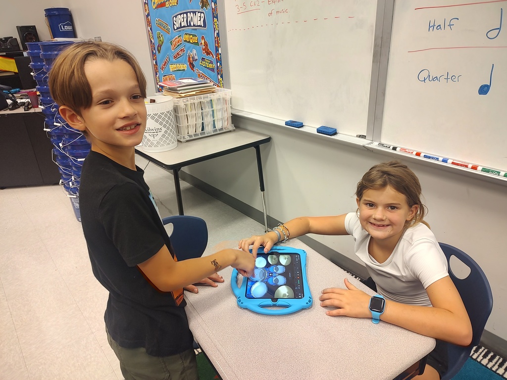 3rd graders using Garage Band