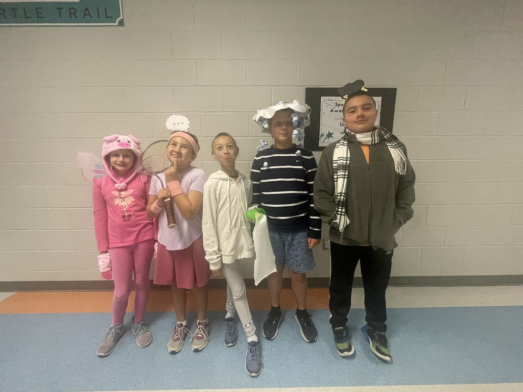 5th grade students dressed up as idioms