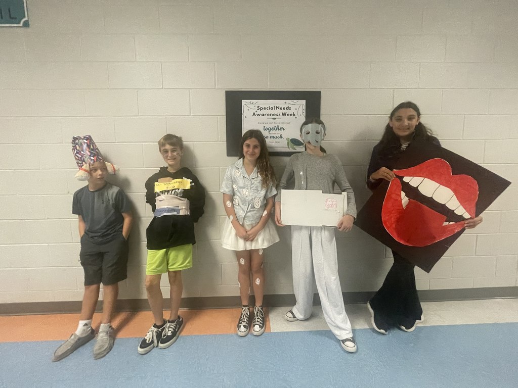5th grade students dressed up as idioms