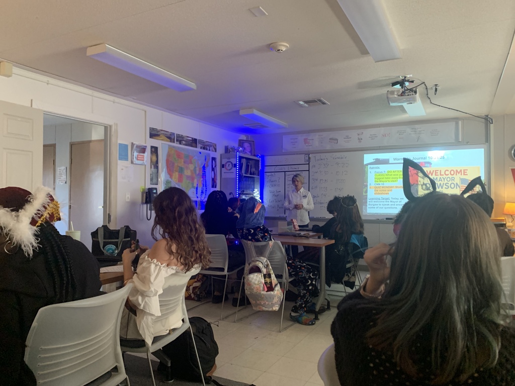 The mayor of Burgaw speaking to a Pender Early student