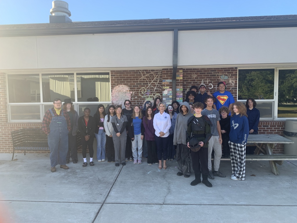 The mayor of Burgaw and Pender Early students taking a picture