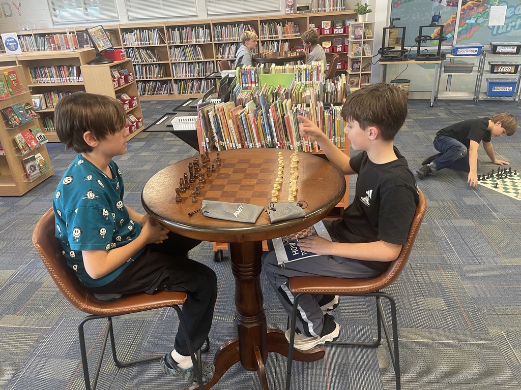 4th graders playing chess