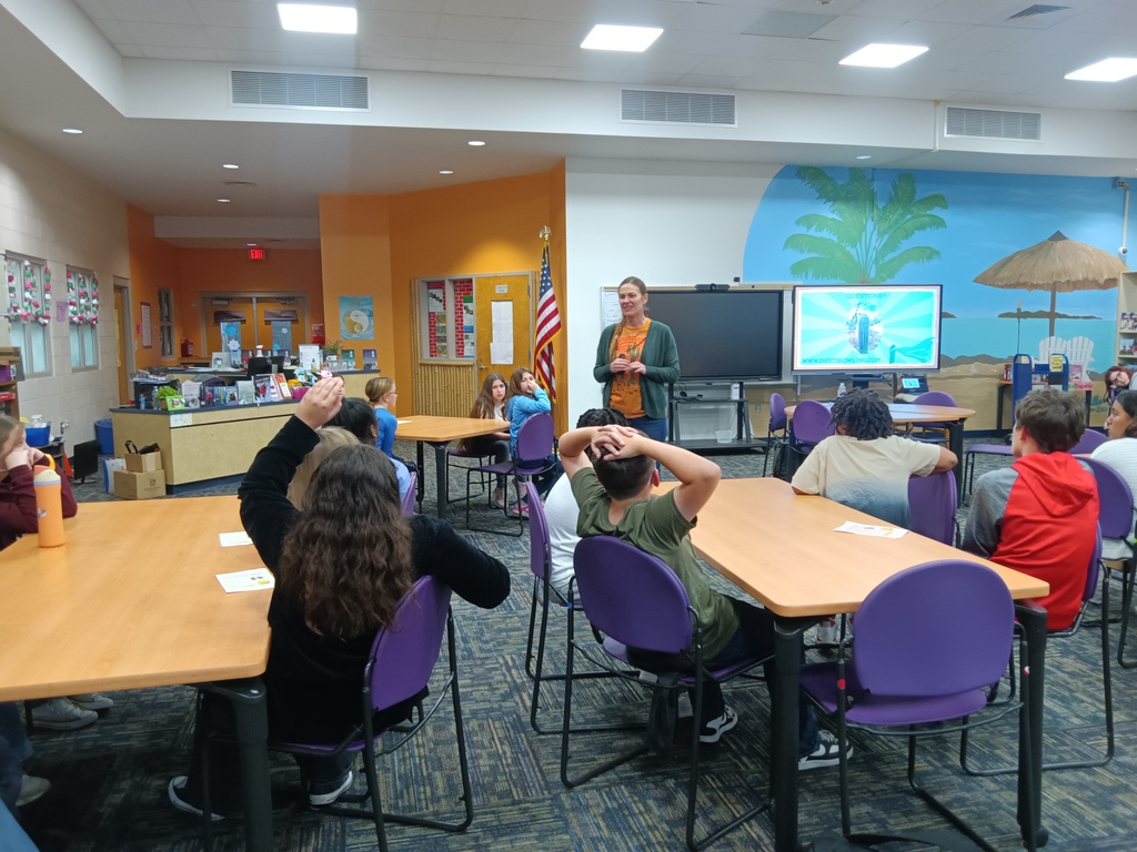 Dusti  Bowling visits CFMS.