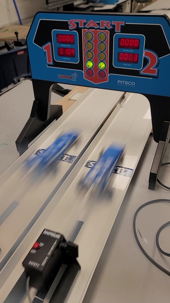 🏎️ 8th graders put the pedal to the metal with CO2-powered dragsters