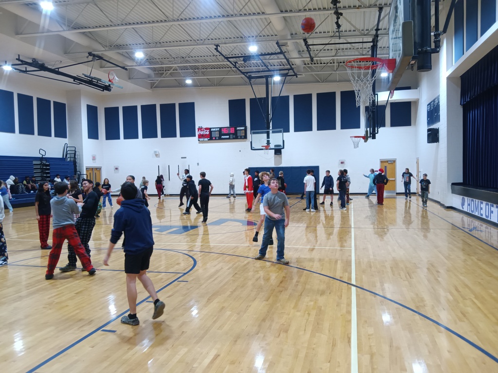 🏀 Free play in the gym