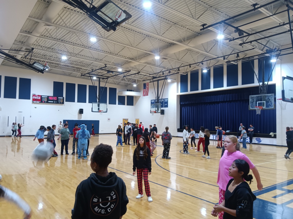 🏀 Free play in the gym