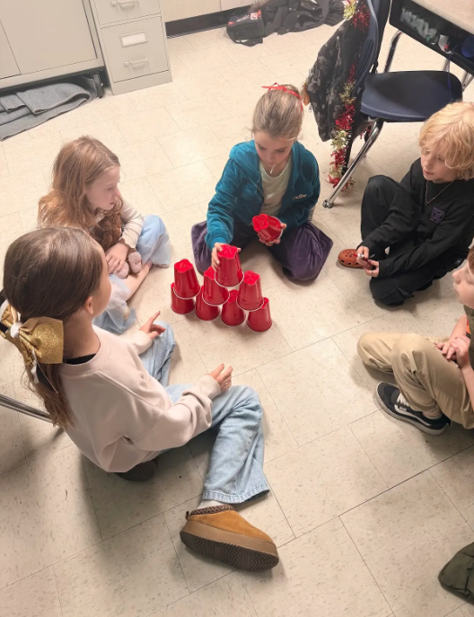 3rd graders working in groups of 2 on STEM projects