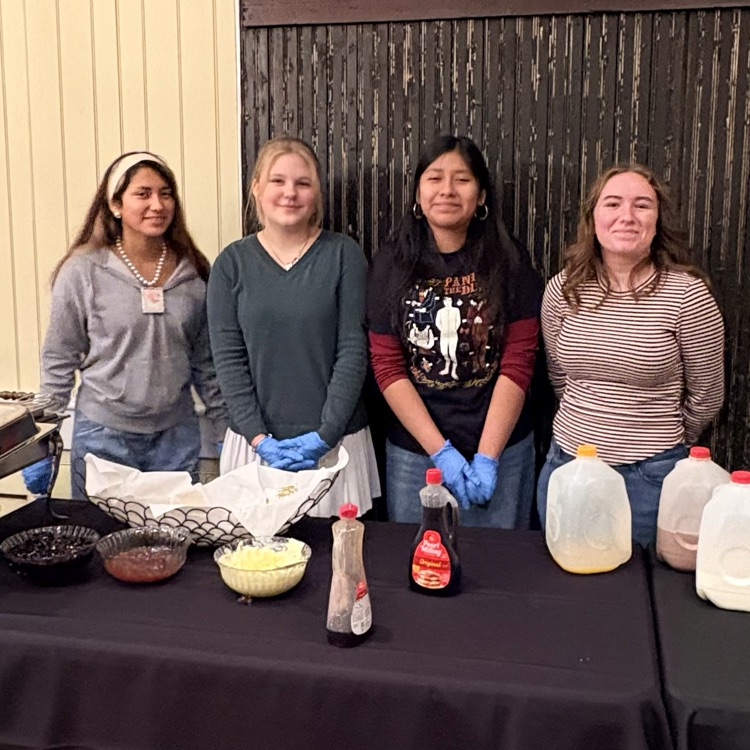 Town of Burgaw hosts Breakfast with Santa help from PECHS volunteers