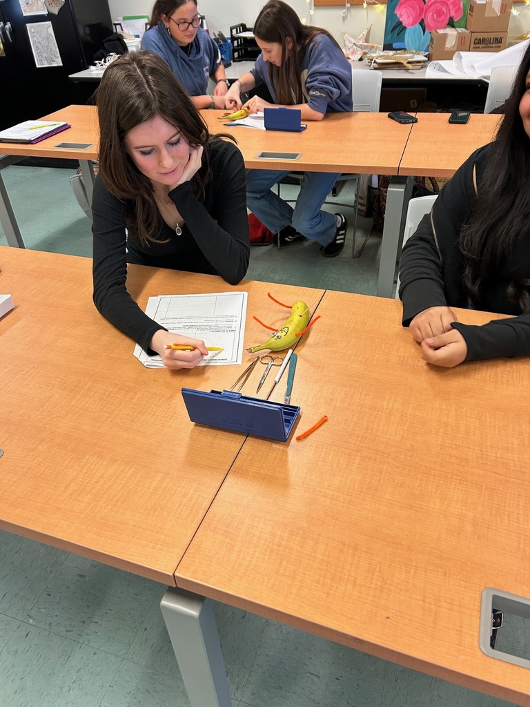 student draws banana