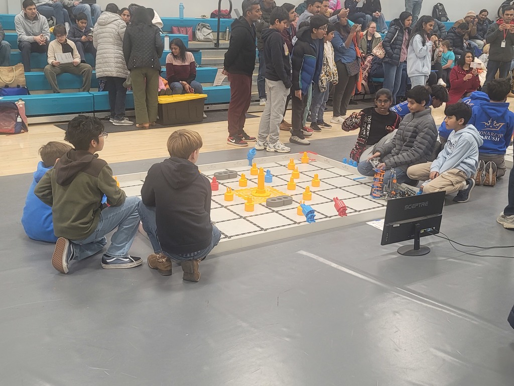 Cape Fear Middle School Grizzlies Represent at VEX Robotics Competition! 