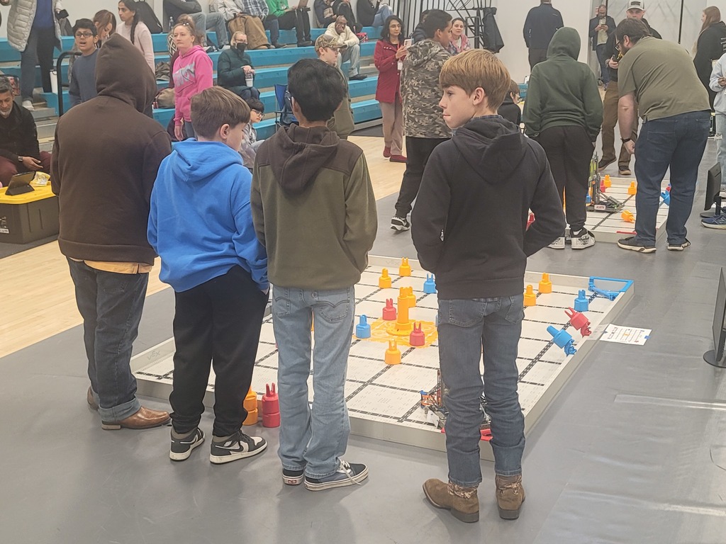 Cape Fear Middle School Grizzlies Represent at VEX Robotics Competition! 