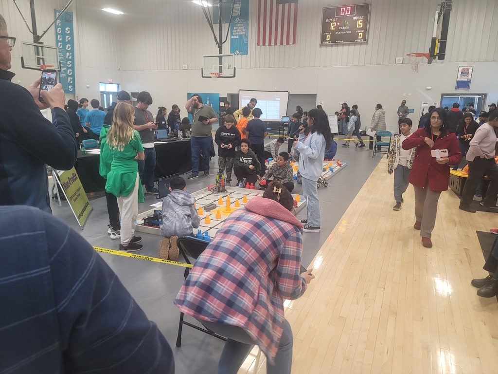 Cape Fear Middle School Grizzlies Represent at VEX Robotics Competition! 