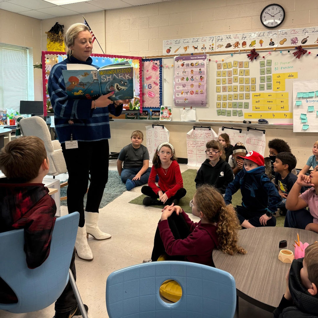 kayla davidson read across america day