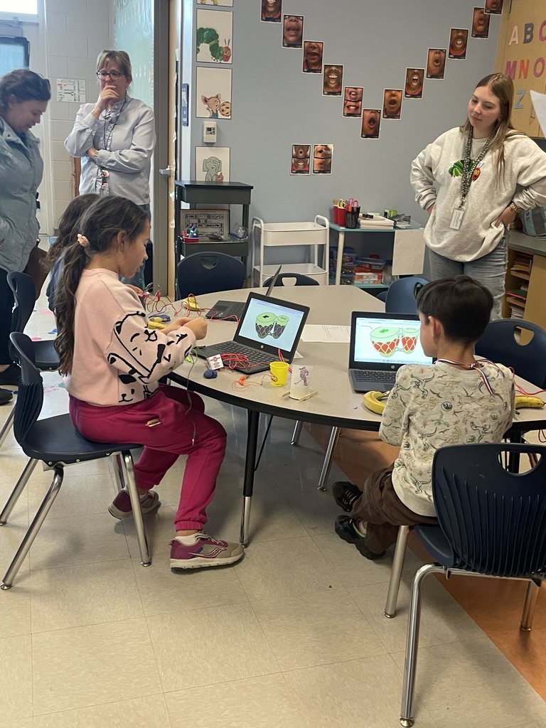 students working on activites at STEAM night