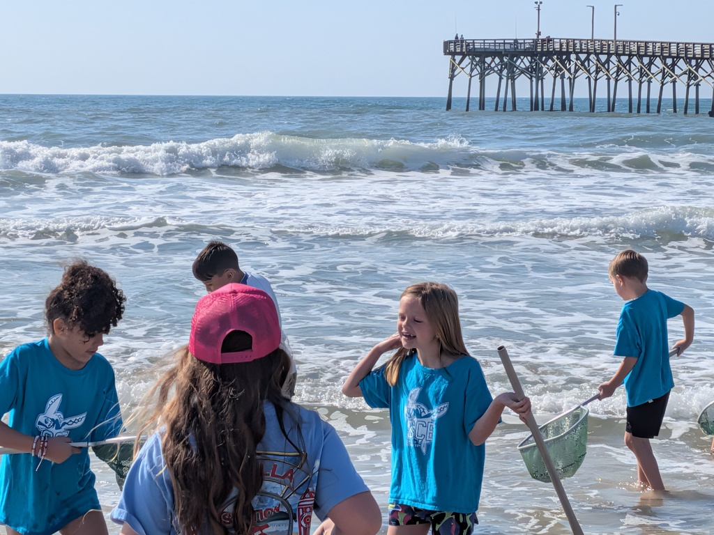 2nd graders on a field trip to the beach with EMA