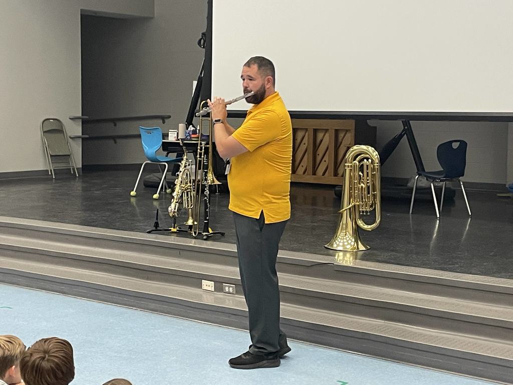 5th grad learning about band form Mr. Judy