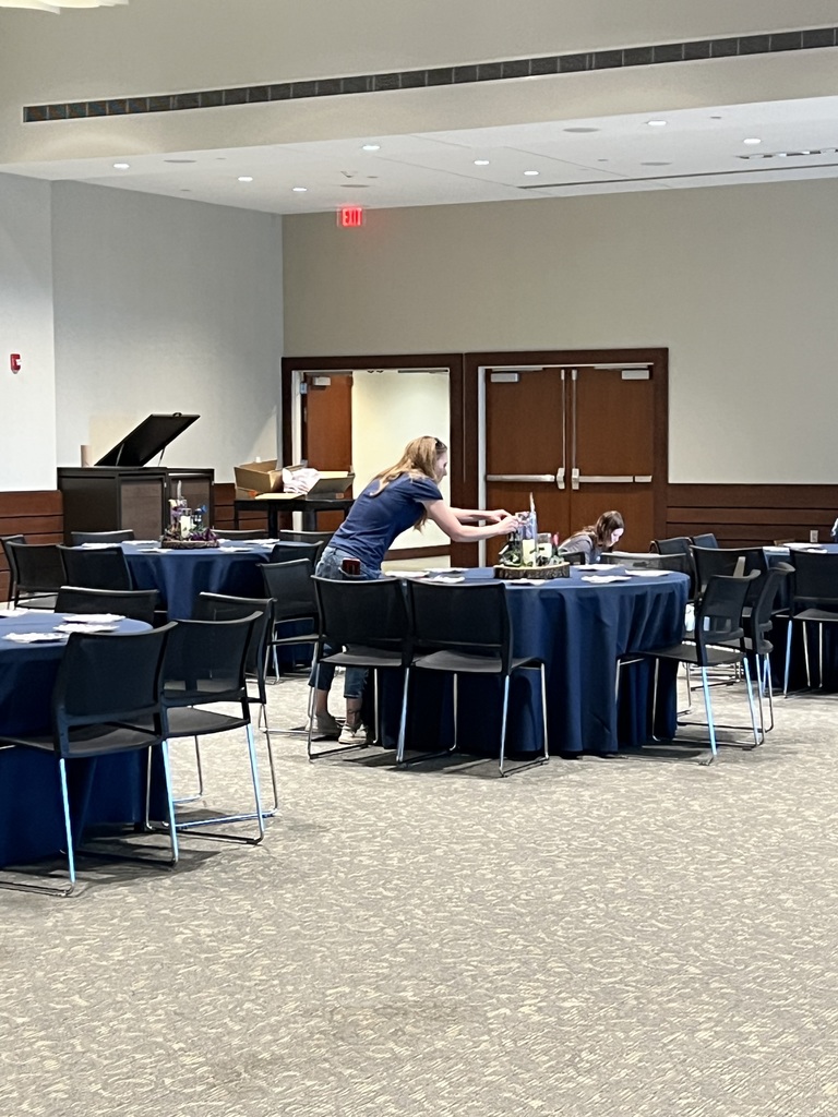 PECHS Prom committee getting ready for prom