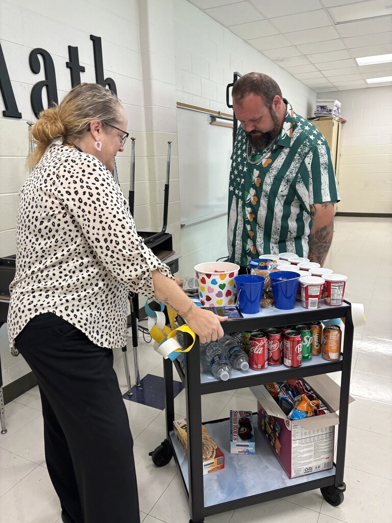 Our amazing Sunshine Committee rolled through the halls delivering snacks and smiles to our incredible faculty — a small way of saying THANK YOU for the countless hours, endless patience, and everyday dedication our teachers pour into our Grizzlies